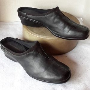 Easy Espirit Black Mules